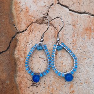 Kolczyki geometryczne z koralikami i kamieniami